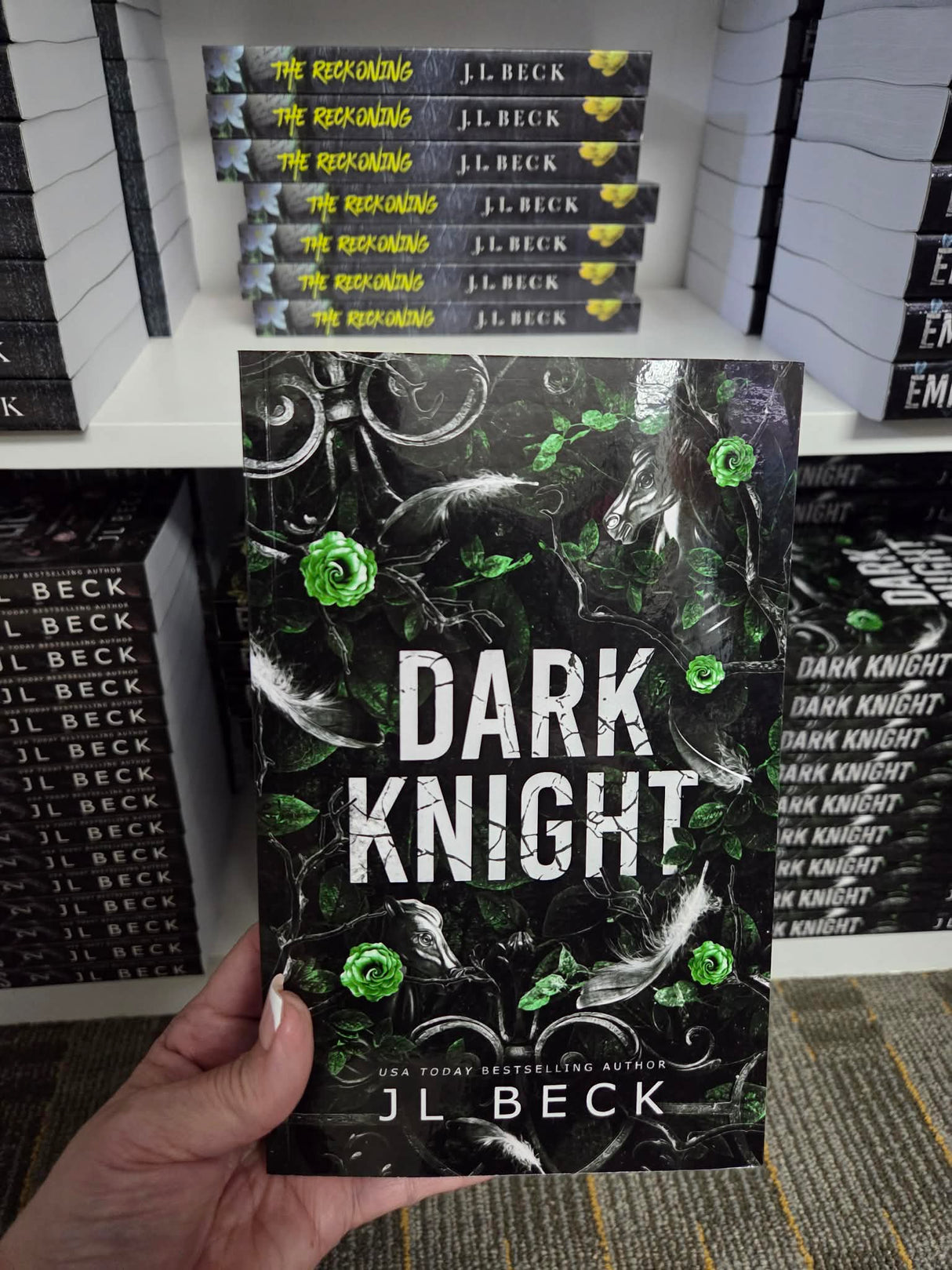 Dark Knight: Eine Romanze mit einem Leibwächter der dunklen Mafia